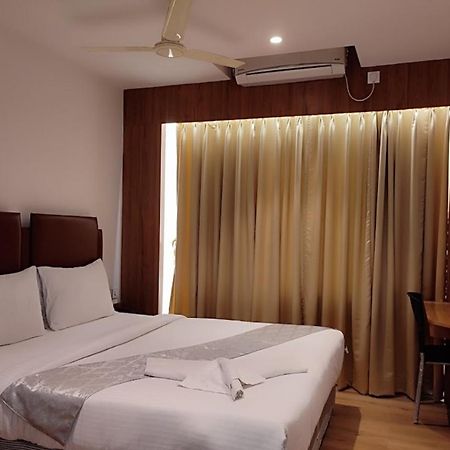 Staymaker Hotel Mohan Palace Baharampur Exteriér fotografie