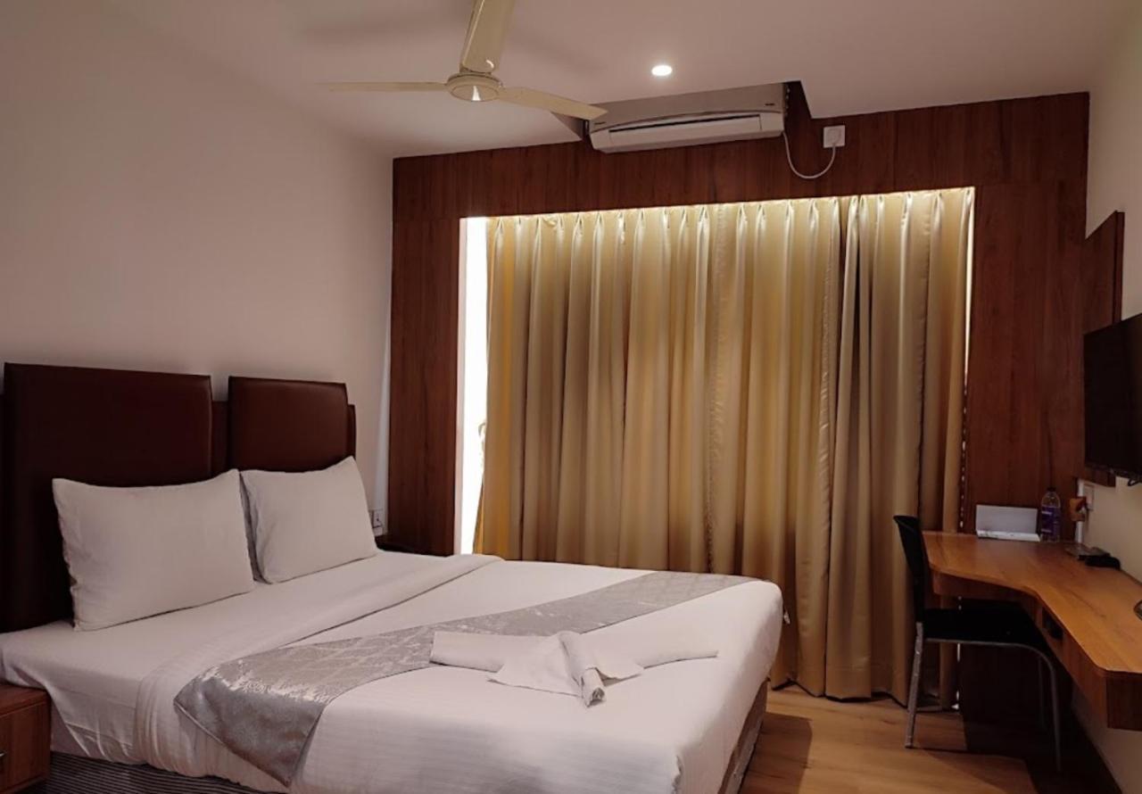 Staymaker Hotel Mohan Palace Baharampur Exteriér fotografie